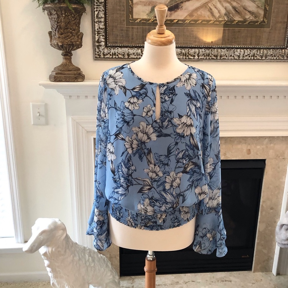 White House Black Market Blue Floral Top